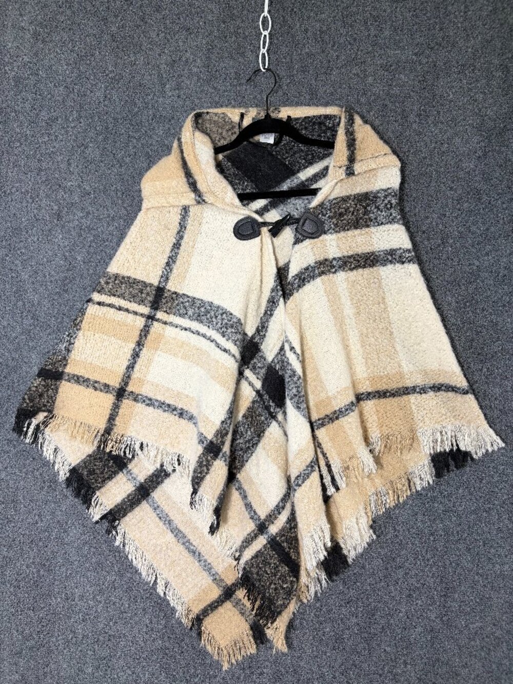 Plaid Toggle Poncho In Tan, Cream & Black One Size Fits Preowned Great Condition